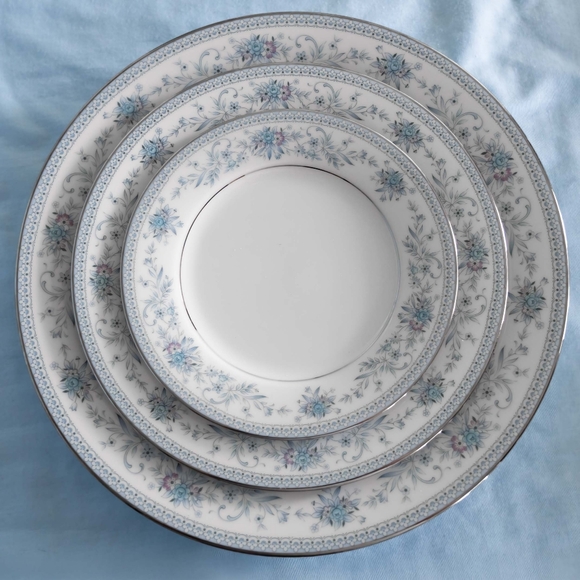 Settings For 6 Beautiful Noritake Blue Hill Pattern - Picture 6 of 16